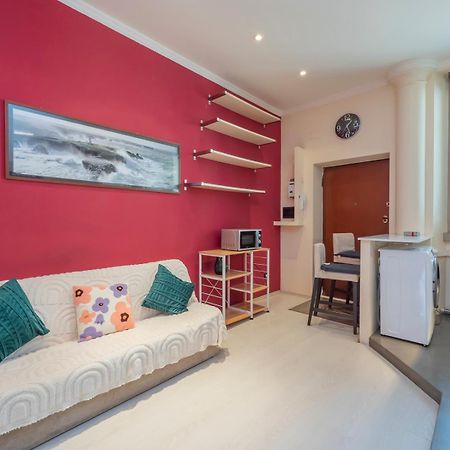 Xenia Apartments - Colorful Apartment In Fiera Area Милано Екстериор снимка