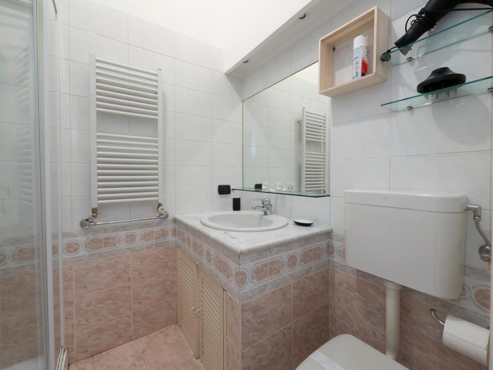 Xenia Apartments - Colorful Apartment In Fiera Area Милано Екстериор снимка