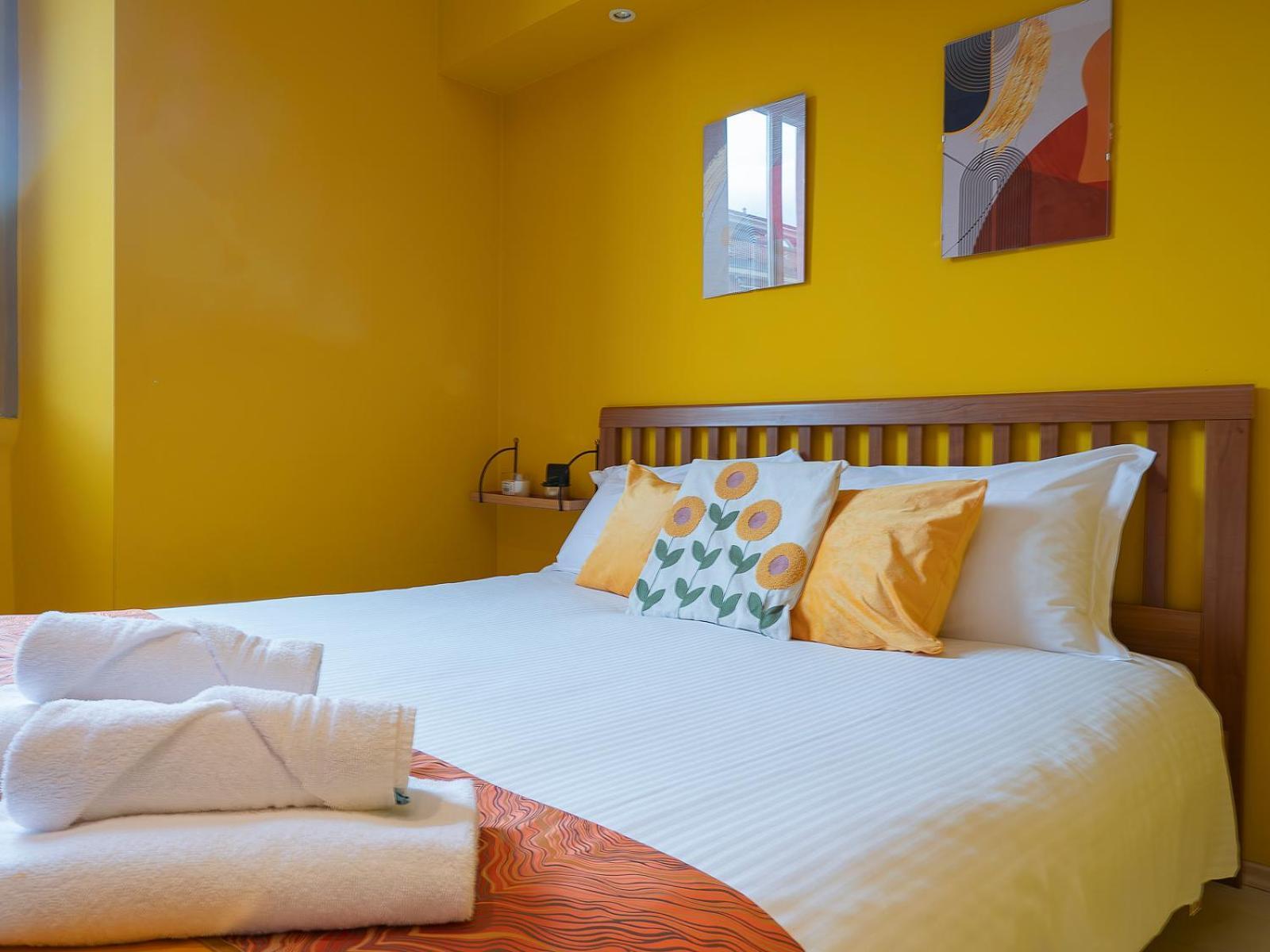 Xenia Apartments - Colorful Apartment In Fiera Area Милано Екстериор снимка